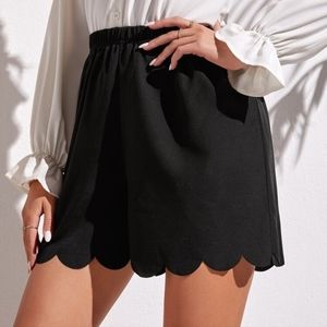 🌈 2/$10 Elastic Waist Scallop Trim Shorts